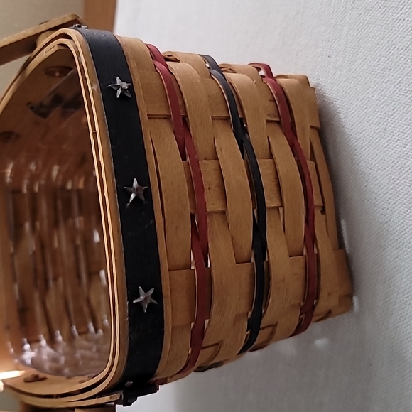 Longaberger Accents Proudly Longaberger 202 Bee Basket Poshmark